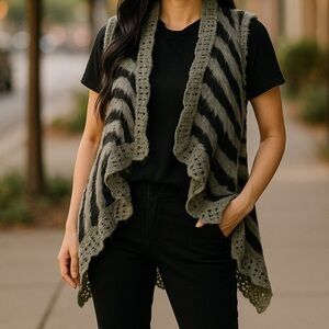 Y2K Intrigue Black & Gray Crochet Faux Fur BOHO Vest Petite S Fits up to Size M